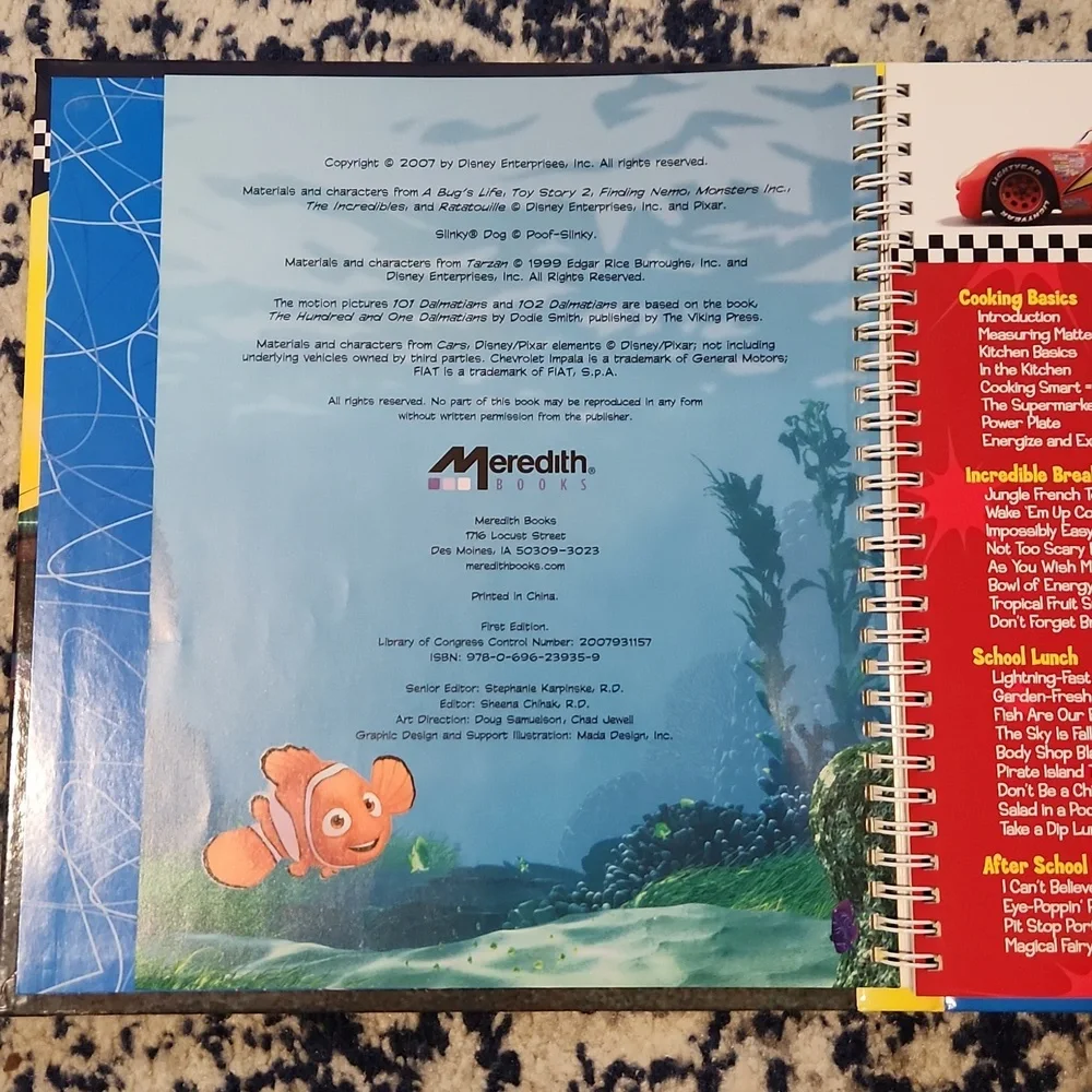 Disney the Magic Kitchen Cookbook - Picture 3 of 5